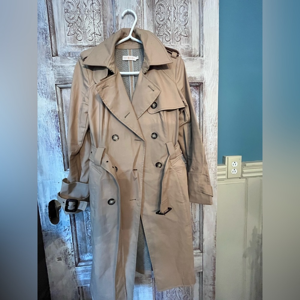 Tory Burch Trench, size 2, beige, loved condition